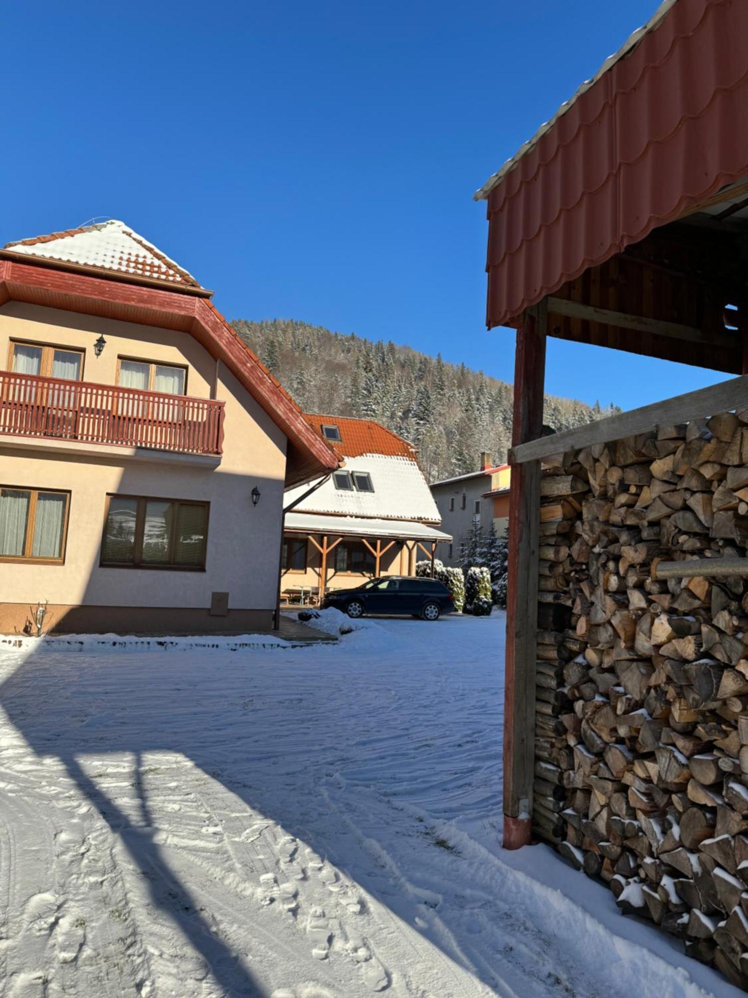 Lutra Montana Apartment Relov Exterior photo
